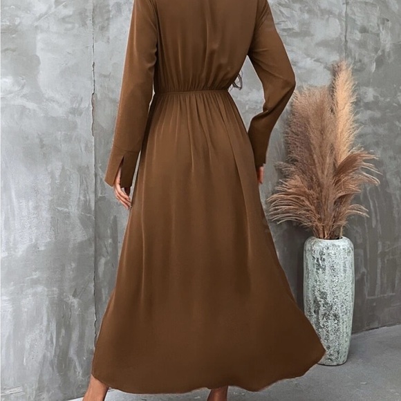 SHEIN LUNE Solid Ruched Detail Fake Button Split Thigh Dress!! - Picture 2 of 4